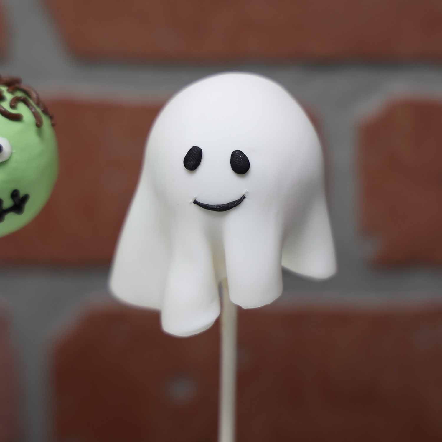 halloween cake pops